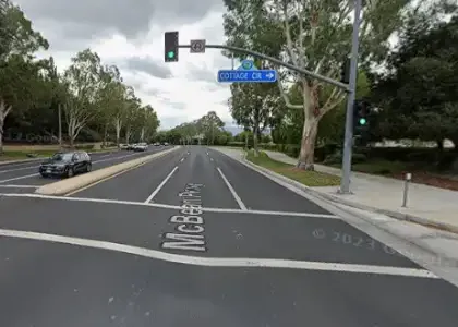 [10-10-2024] Minor Injuries Reported After SUV Crashes Into Traffic Signal in Santa Clarita