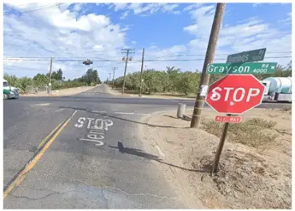 [11-25-2024] Stanislaus County, CA – Possible Minor Injury Reported After Two-Vehicle Crash at Jennings and West Grayson Roads