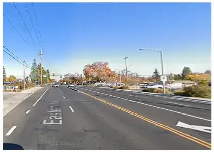 [12-04-2024] Sacramento County, CA – Ambulance Dispatched After Two-Vehicle Crash on Eastern Avenue in Arden-Arcade