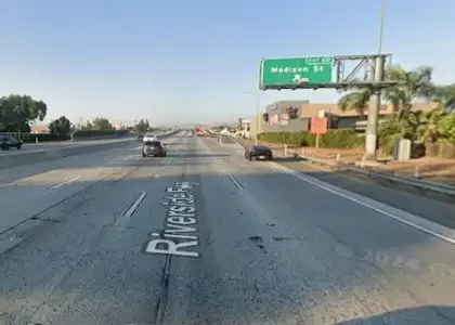 [09-04-2024] Riverside County, CA – Kitten Rescue on Riverside Freeway Leads to Three-Vehicle Collision, One Injured